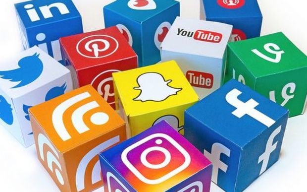 eight_col_Social_media_mix_icons