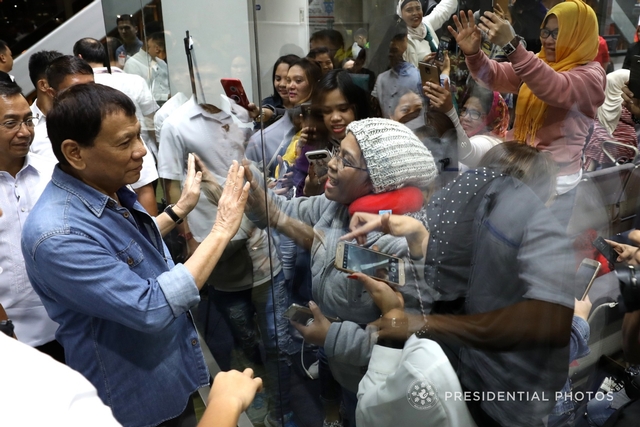 PRRD-Kuwait-OFWs-arrival_CNNPH