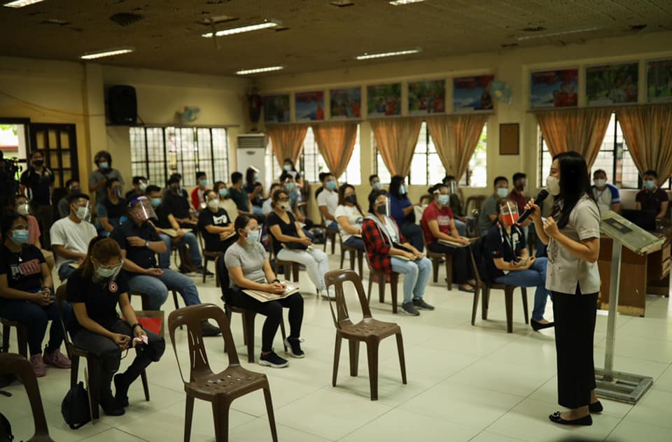 UNANG BATCH NG CONTACT TRACERS KINILALA NG QC GOVT