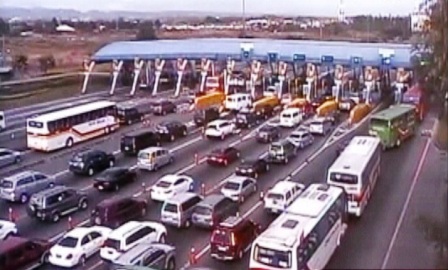 NLEX-SLEX-0406141