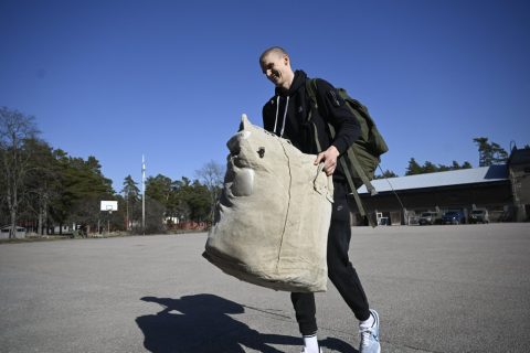 FINLAND-US-BASKETBALL-NBA-MILITARY