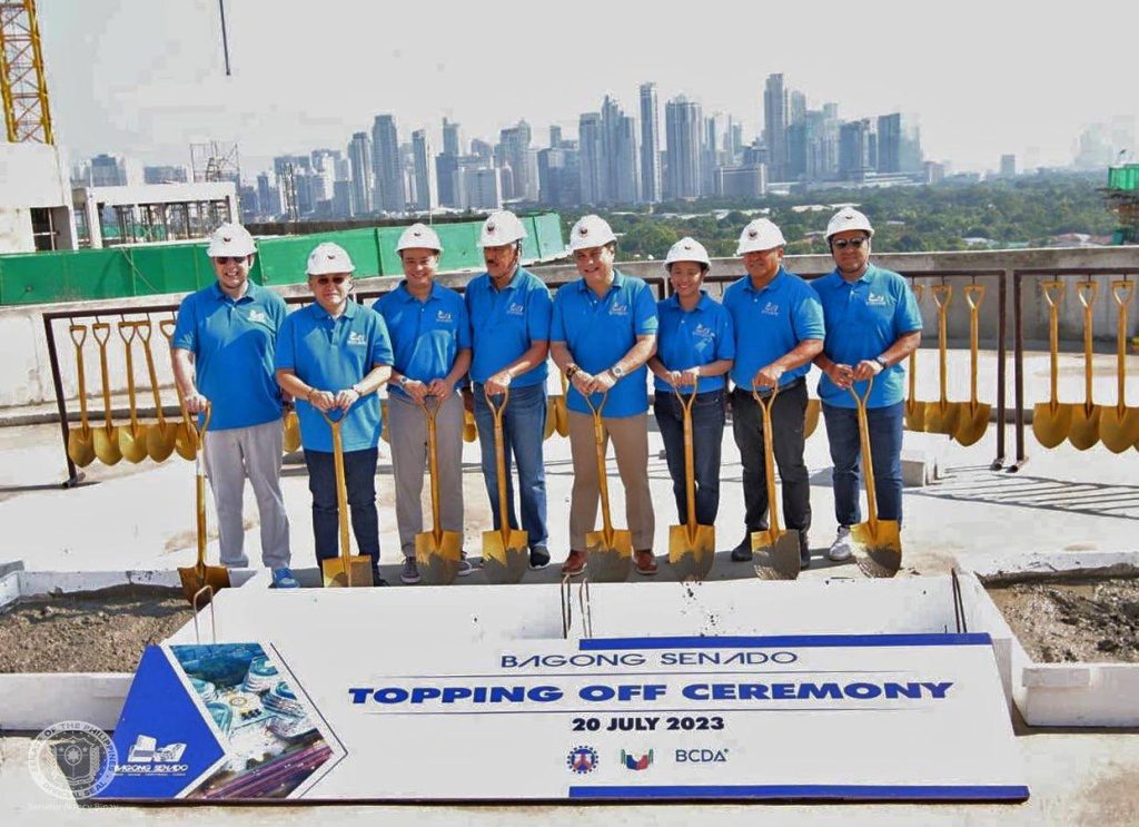 Topping off ceremony