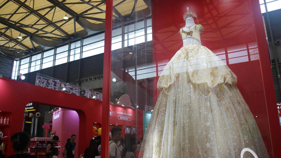 BALLGOWNS FOR POSTING