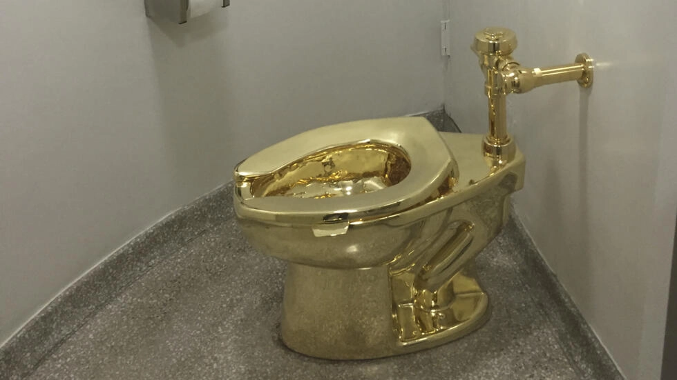 GOLDEN TOILET