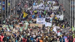 Libu-libo nagmartsa sa Brussels para sa climate change