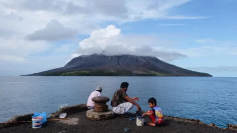 VOLCANO ERUPTION