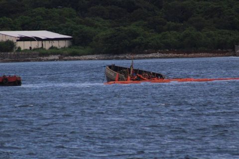 LUMUBOG NA BARKO SA MARIVELES BATAAN