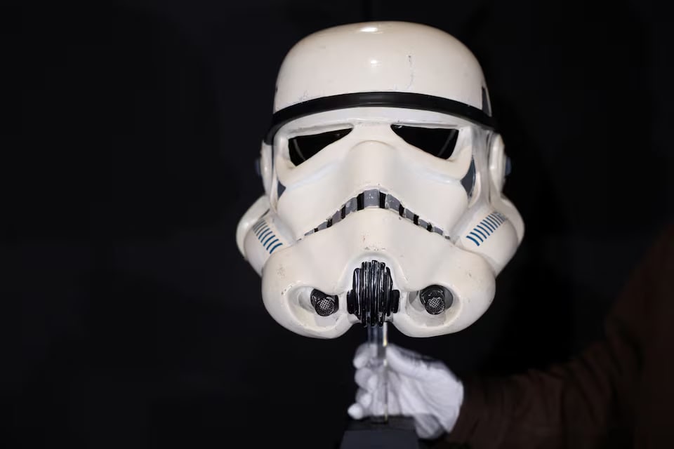 ‘Star Wars,’ ‘Batman’ at Bond items, for sale sa Propstore film auction