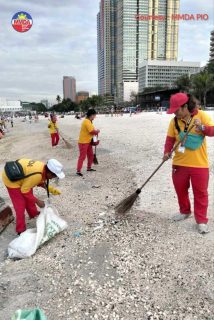 Coastal clean-up drive sa Manila Bay Dolomite beach, muling isinagawa ng MMDA