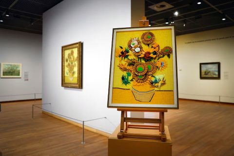 VAN GOGH'S SUNFLOWERS