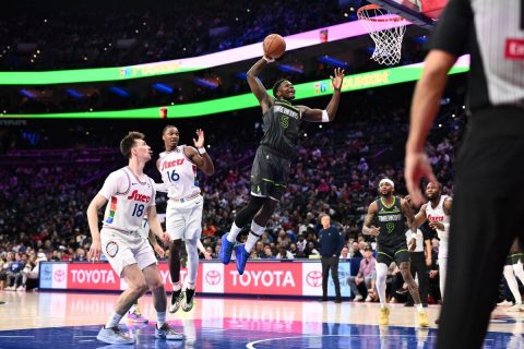 Anthony Edwards tinulungan ang Wolves sa panalo nito kontra 76ers